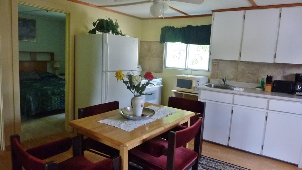 Silver Springs Cottage Resort Harcourt Exterior foto